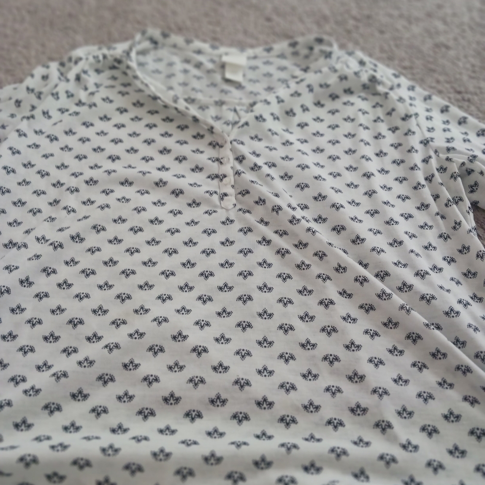 H&M White and Black Patterned Blouse